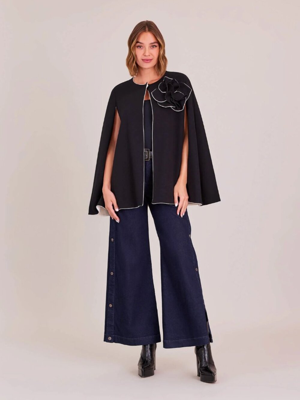 Anne Fontaine Manolo Cape (S)